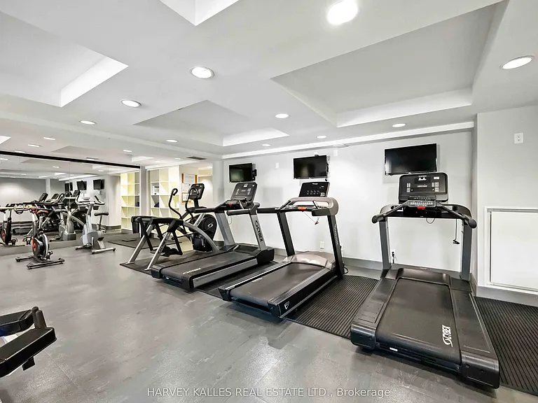 18 Beverley St #416 — Photo 30