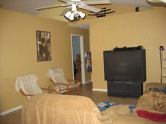 5th image of 9338 Meadow Crest Ln
