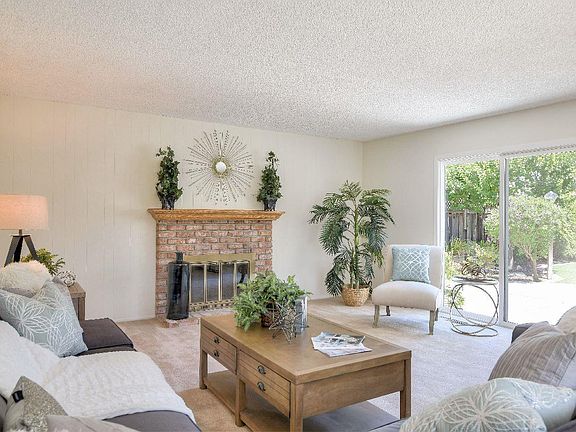 5th image of 551 Puccini Dr