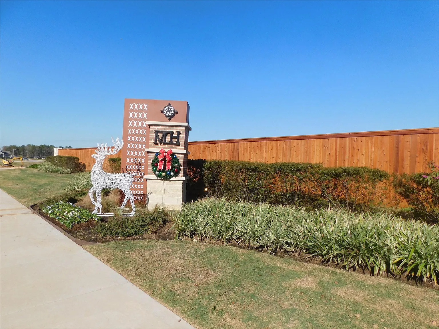 3 bed, 2.0 bath, 1402 sqft, $1,670 — Photo 3