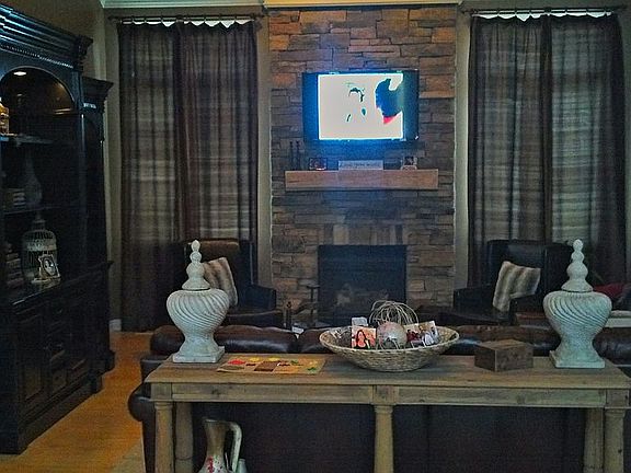 4th image of 56082 Birkdale Dr