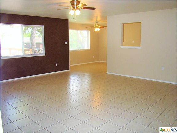 5th image of 304 Mesquite Cir