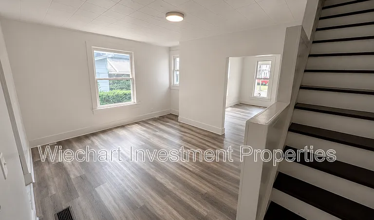342 N Charles St — Photo 5