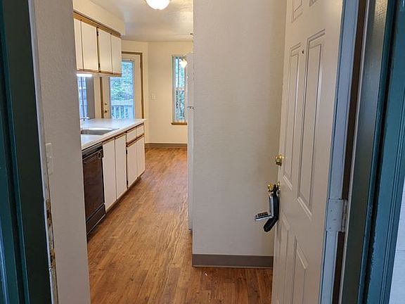 3rd image of 4004 SW Beaverton Hillsdale Hwy #4048