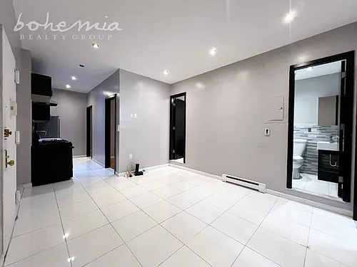 320 Manhattan Ave #2 Photo 1