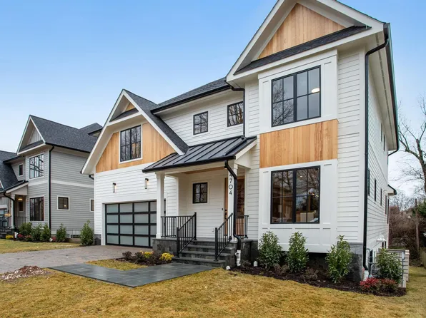 4704 25th St N, Arlington, VA 22207