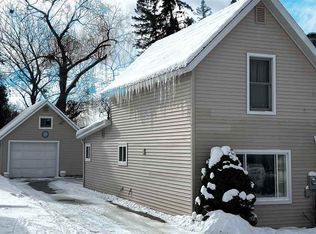 218 Wesley St, Petoskey, MI 49770