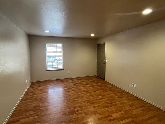 3rd image of 116 E Carthage Ave #2