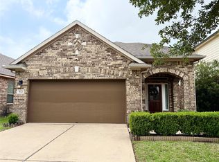 8121 E Pine Creek Bnd, Cypress, TX 77433
