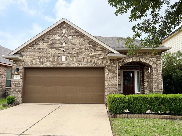 8121 E Pine Creek Bnd, Cypress, TX 77433