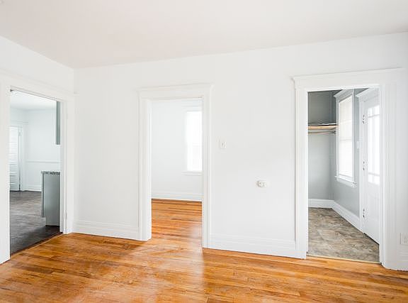 4th image of 3053 Evaline St #1