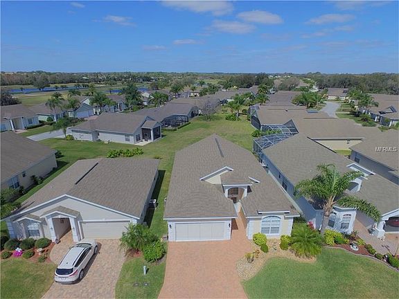 3rd image of 211 Oak Hammock Dr