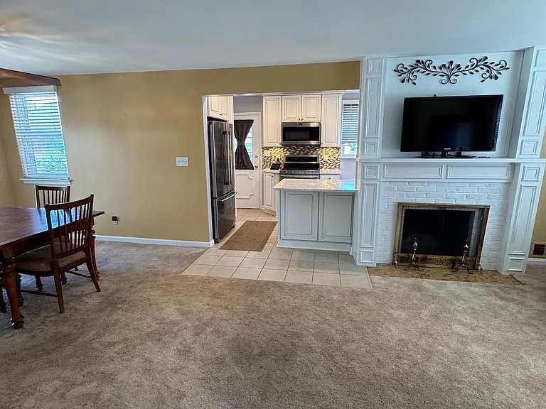 2906 Breezy Ter — Photo 55