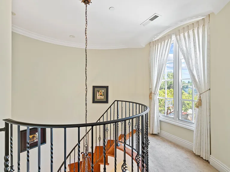 1236 Rose Ave — Photo 18