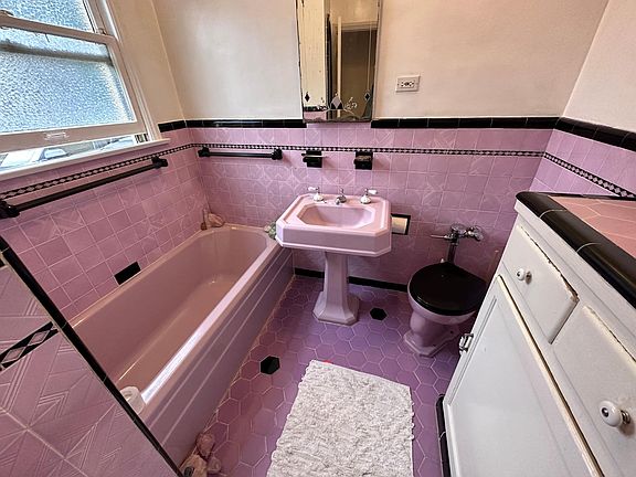 5th image of 8567 Cashio St