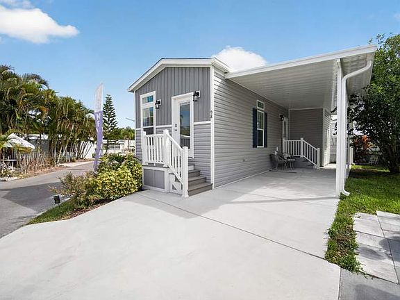 2nd image of 3223 N Lockwood Ridge Rd #98