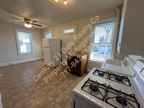 1305 N George St #2 Photo 1