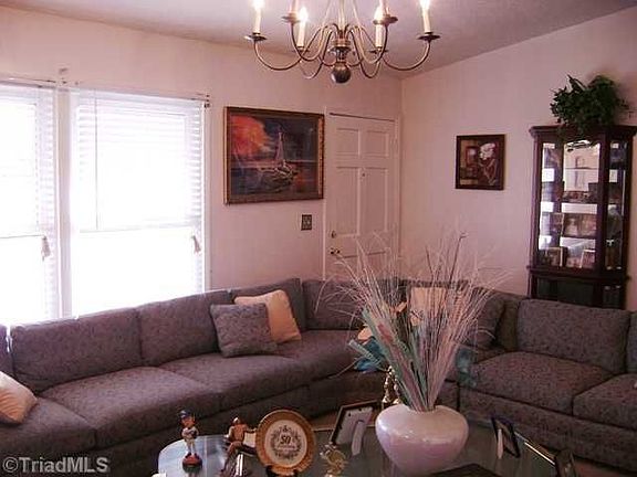 5th image of 307 Woodlake Dr