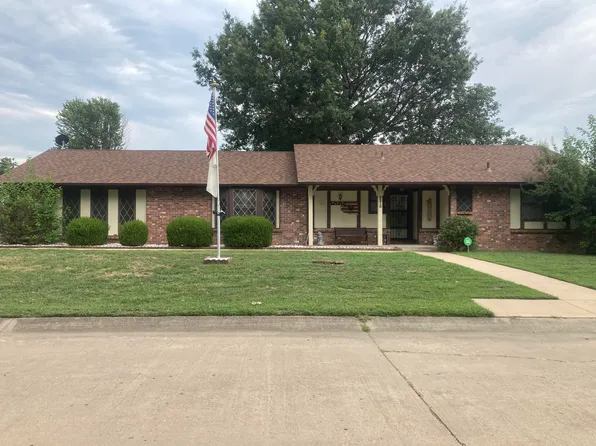 2218 Elmwood Ln, Miami, OK 74354