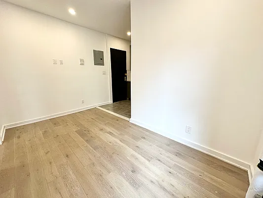 Rented by Camelot Realty Group | media 10