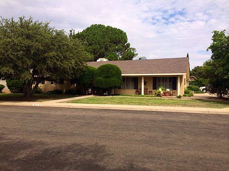 1st image of 3015 Sweetbriar Cir