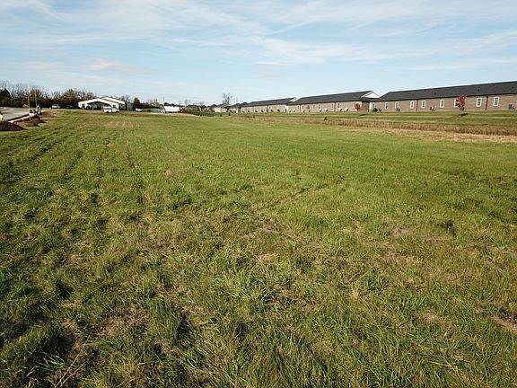 3rd image of 408 Farris Parks Blvd