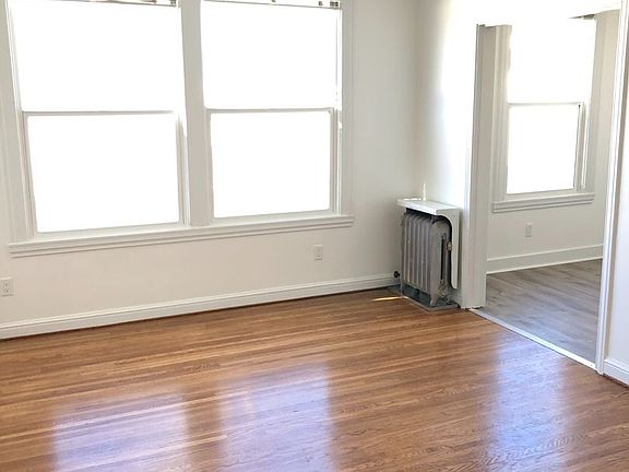 3rd image of 1101 Francisco St