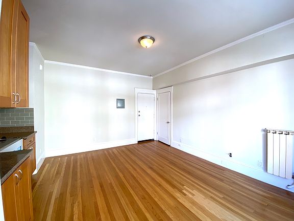 5th image of 887 Bush St APT 209