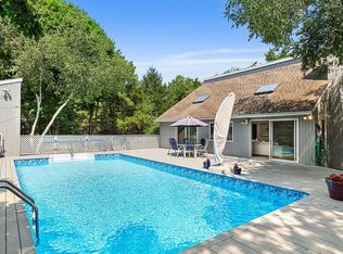 16 Station Rd, Westhampton, NY 11977