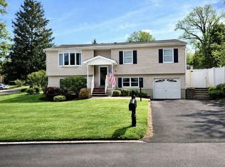 44 Roe Ave, Cornwall On Hudson, NY 12520