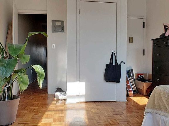 3rd image of 295 Troutman St APT 4L