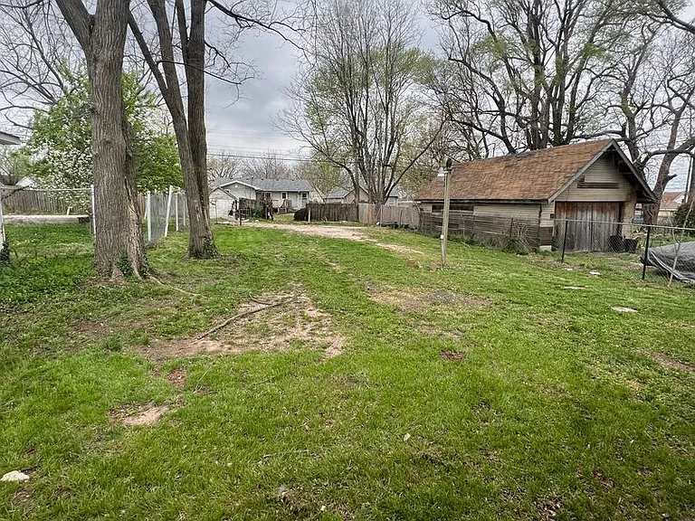 2305 N Prospect Ave #B — Photo 13