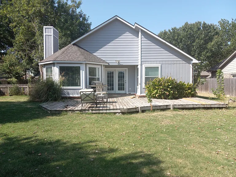 3109 S Maple Ave — Photo 10
