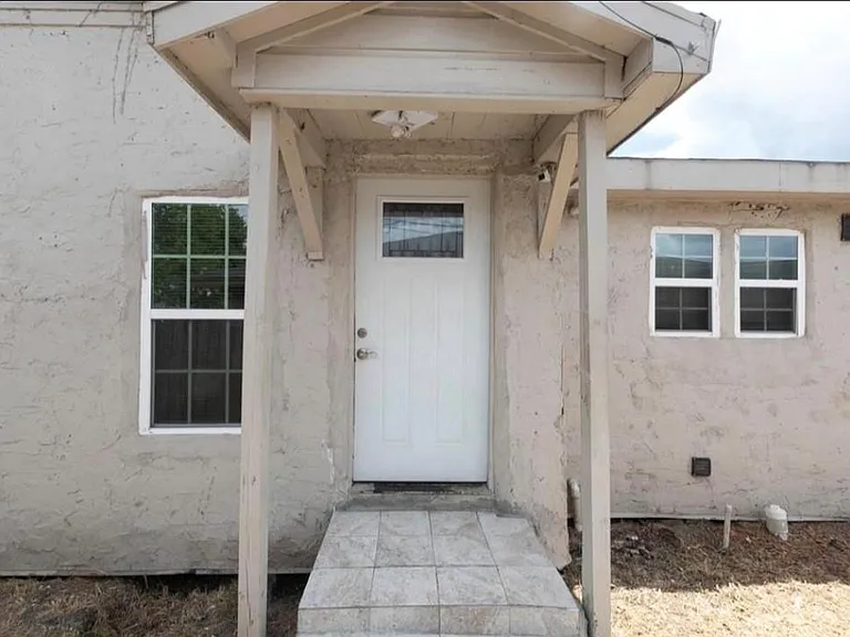 12115 Segrest Dr — Photo 11