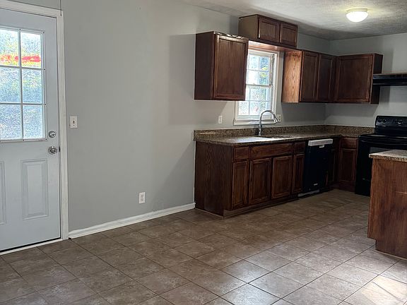 3rd image of 162 Shady Ln