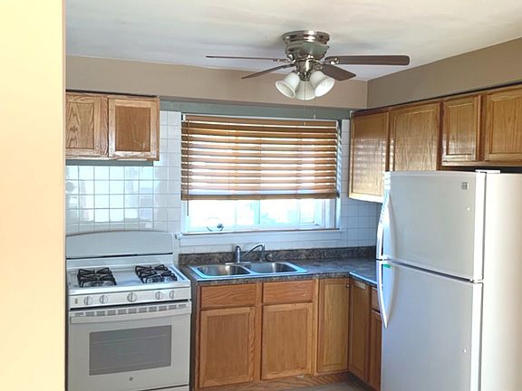 5th image of 8949 S Blackstone Ave APT 2
