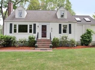 27 Chelmsford Rd, Bedford, MA 01730