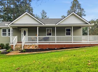 734 Crestridge Dr, Rossville, GA 30741