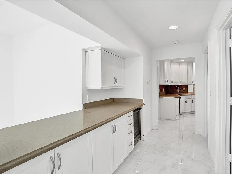 26 Cayuga Rd — Photo 26