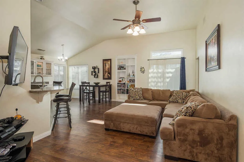 2600 Alamos Ave photo 1