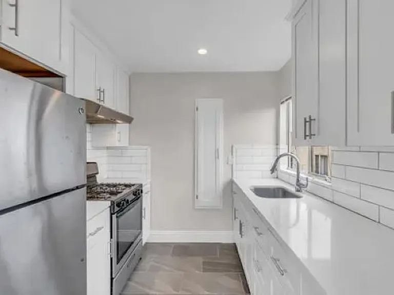 229 Macarthur Blvd #1D — Photo 5