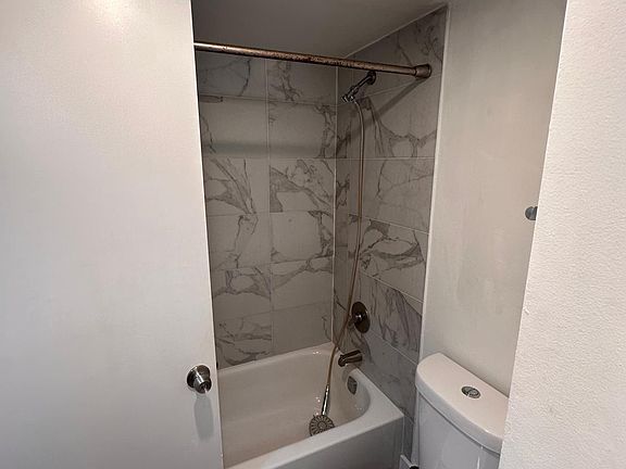 2nd image of 900 NE 195th St APT 307