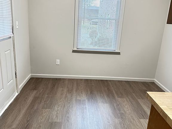 5th image of 125 Berwick Dr APT U