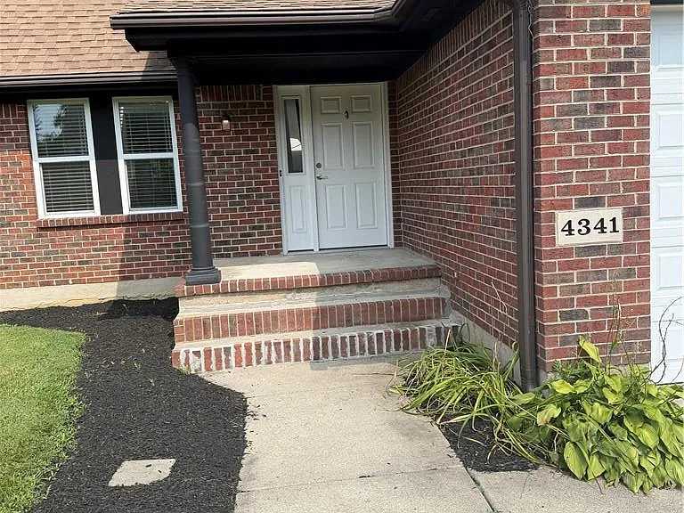 4341 Frontenac Dr — Photo 1