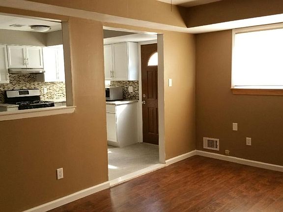 3rd image of 34 Tryon Ave Floor 1