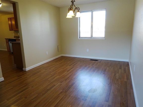 4th image of 790 E Greenbrae Dr