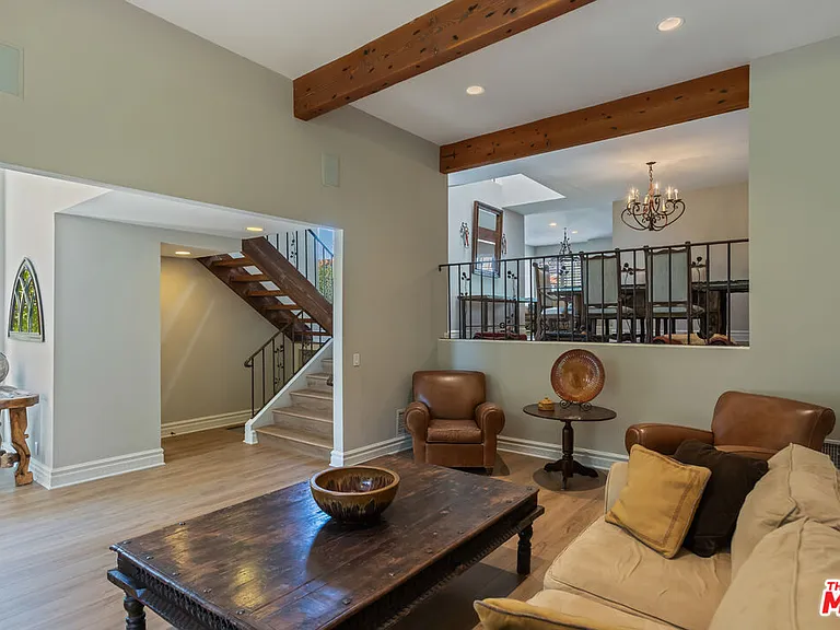 1541 Palisades Dr — Photo 13