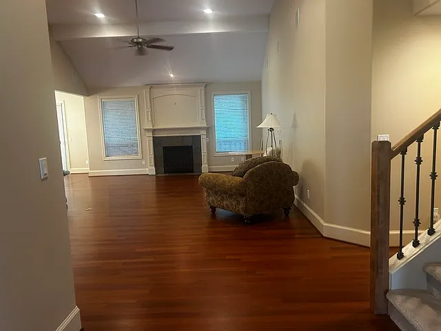 3042 N Irvine St — Photo 4