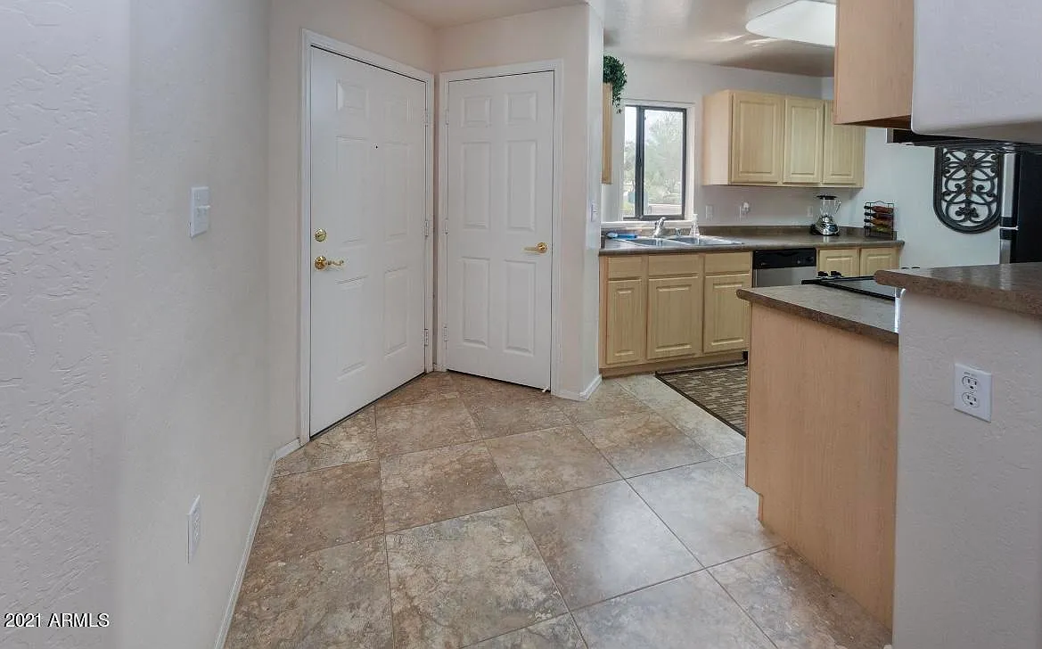 1 bed, 1.0 bath, 900 sqft, $1,695 — Photo 3