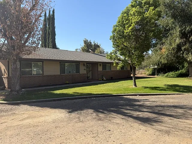 3 bed, 2.5 bath, 2150 sqft, $2,500 — Photo 2